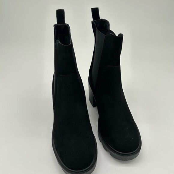 Jolt Chelsea Boot (Women)
Lisa Vicky - Picture 2 of 7